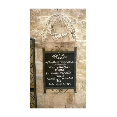 Capo Family & Capo -old Town-parking Trogir