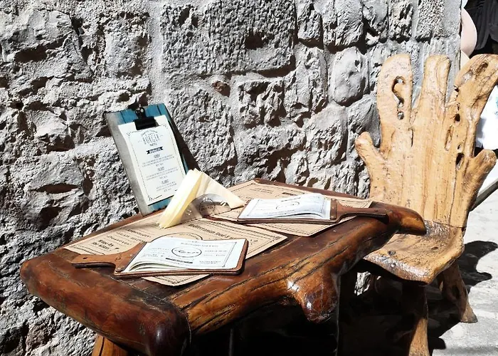 Capo Family & Capo -old Town-parking Trogir