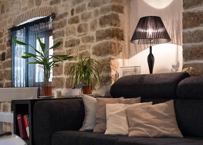 Capo Family & Capo -old Town-parking