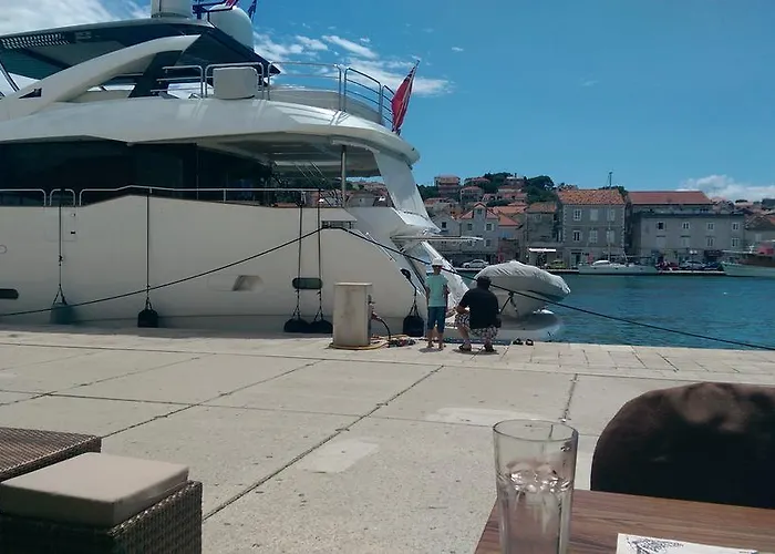 Capo Family & Capo -old Town-parking Trogir