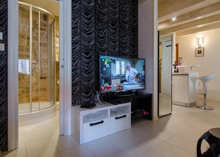 Capo Family & Capo -old Town-parking *