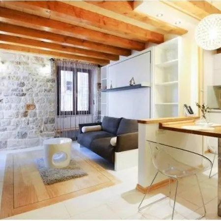 Apartment Capo Family & Capo Studio -Old Town-Parking Apartman *