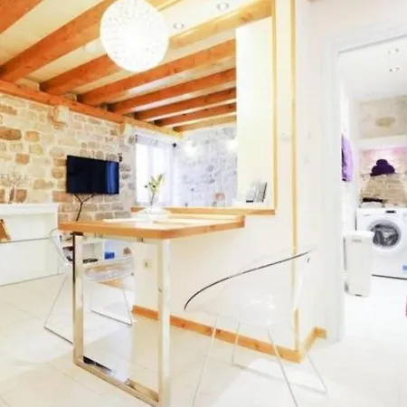 Apartment Capo Family & Capo Studio -Old Town-Parking * Trogir