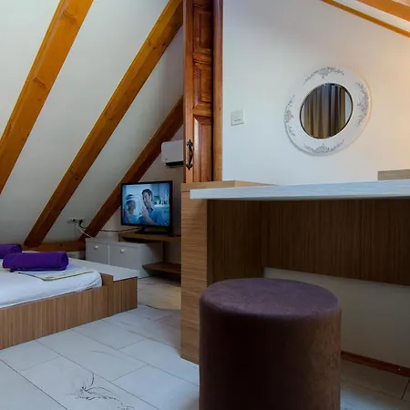 Apartment Capo Family & Capo Studio -Old Town-Parking