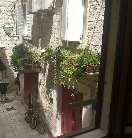 Apartment Capo Family & Capo Studio -Old Town-Parking Apartman *