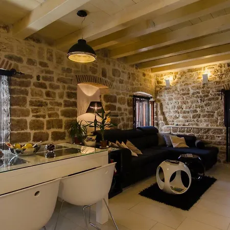 Apartment Apartment Capo Family & Capo Studio -Old Town-Parking Trogir