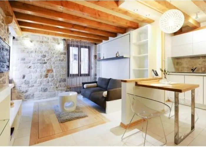 Capo Family & Capo -old Town-parking Appartement *