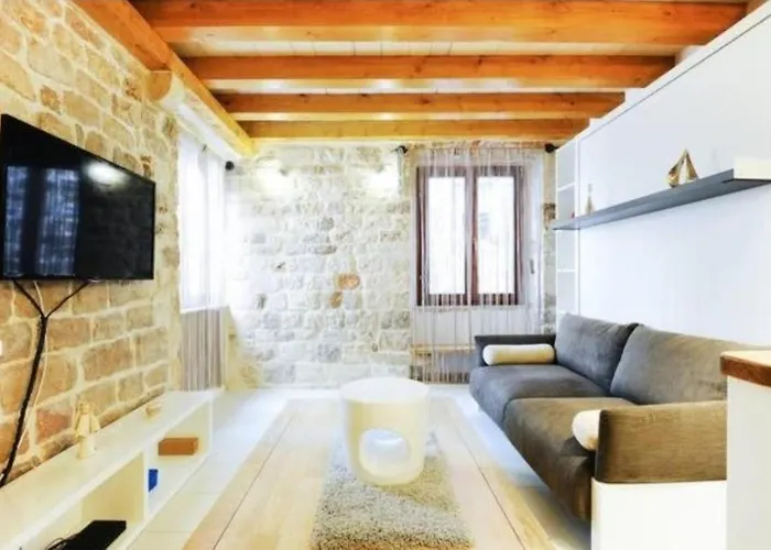 Capo Family & Capo -old Town-parking Appartement