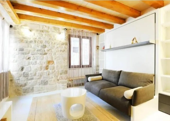 Capo Family & Capo -old Town-parking * Trogir