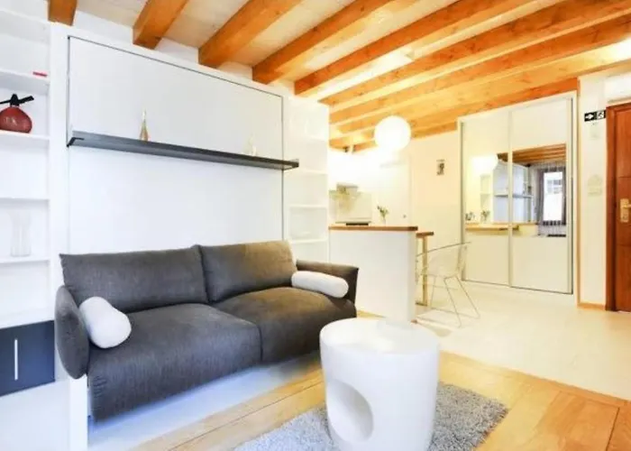 Capo Family & Capo -old Town-parking * Τρογκίρ