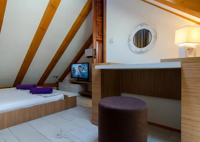 Capo Family & Capo -old Town-parking